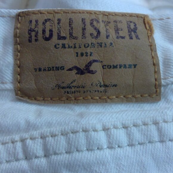 Hollister Women's White Ripped Jeans (Size 11R) - Picture 8 of 10